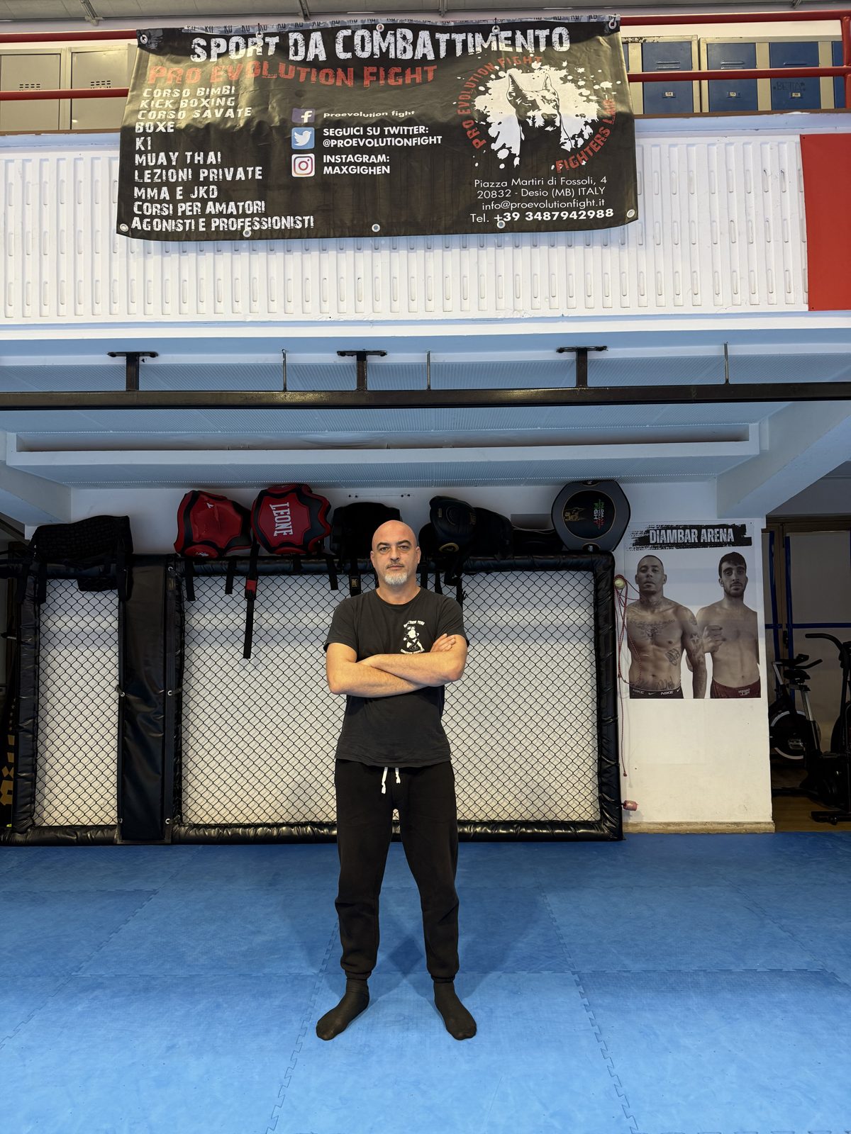 Allenamento MMA in gabbia